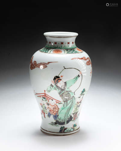 Chinese Wucai Cabinet Porcelain Vase