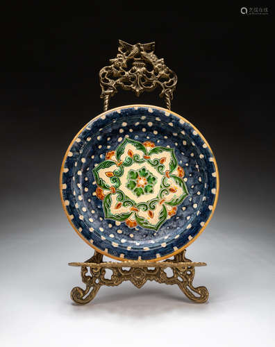 Designed Chinese Glazed Pottery Plate