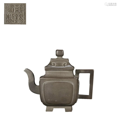 SQUARE TEAPOT WITH 'JIANG XI FENG' INSCRIBED