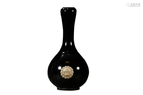 DING WARE BLACK GLAZED 'CHARACTER' VASE