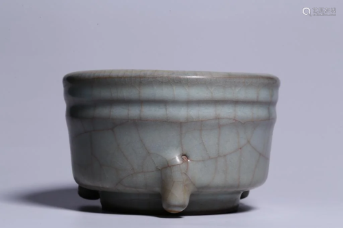 Chinese Guan Ware Porcelain Censer