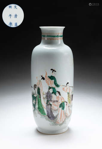 Chinese Wucai Cabinet Porcelain Vase