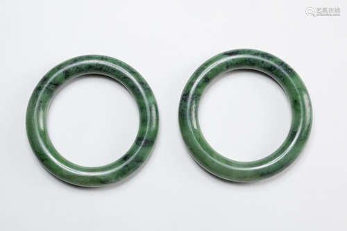 Pairs Chinese Large Spinach Jade Bangles