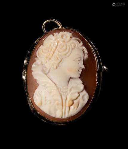 Collectible 14k Yellow Gold Cameo Pin Brooch Pendant