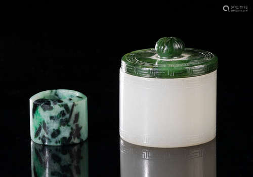 Chinese Jade Jadeite Thumb Ring with Box