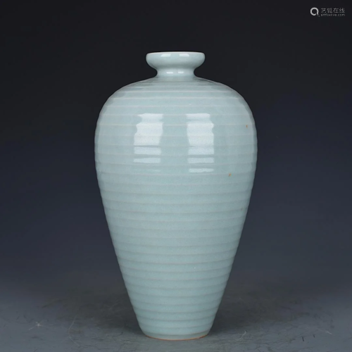 Longquan Lavender Grey Glazed Meiping,Song Dynasty