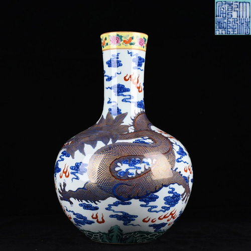 Blue and White Dragon Vault-of-Heaven Vase Qianlong