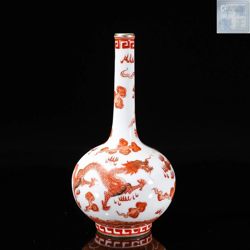 Iron Red and Gilt Long-neck Vase