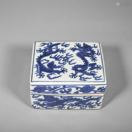 A Blue and White Dragon Pattern Porcelain Square Box