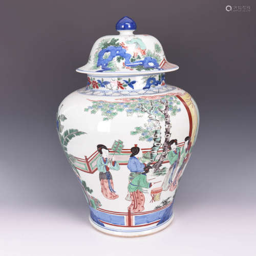 A Famille Verte Figure Porcelain Jar