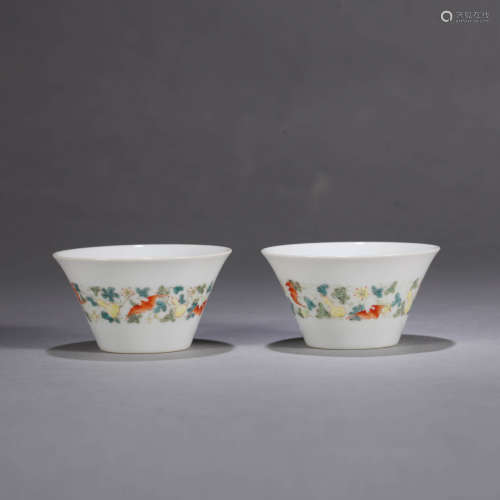 A Pair of Famille-Rose Horse-hoof Porcelain Cups
