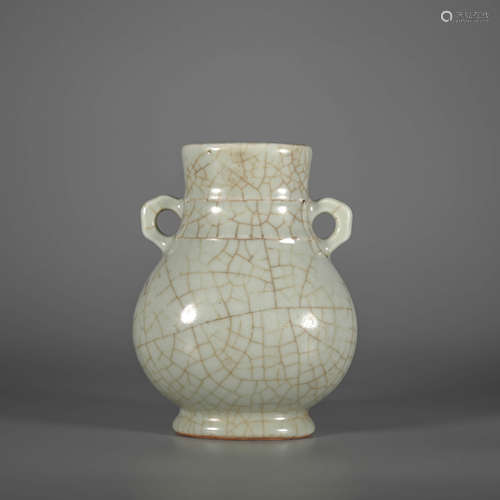 An Imitation Ge Glaze Porcelain Double Ears Vase