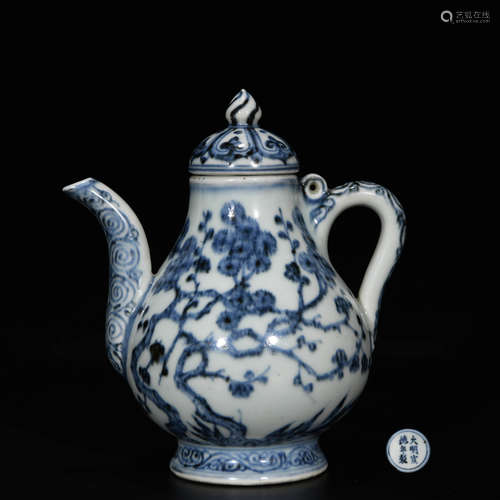 A Blue and White Floral Porcelain Pear-shaped Pot