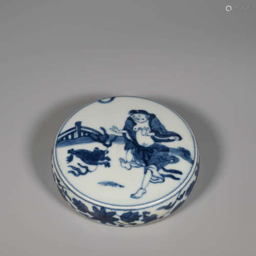 A Blue and White Figure Porcelain Paper Weight