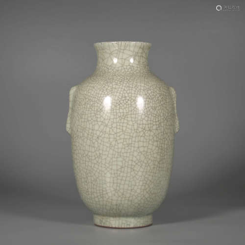 A Ge Typed Glazed Porcelain Vase