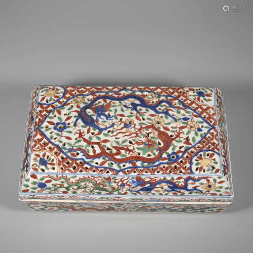 A Famille Verte Dragon Pattern Porcelain Square Box