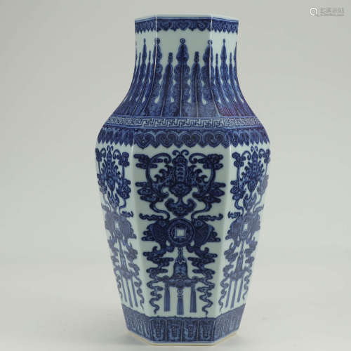 A Blue and White Fish Pattern Porcelain Hexagonal Vase