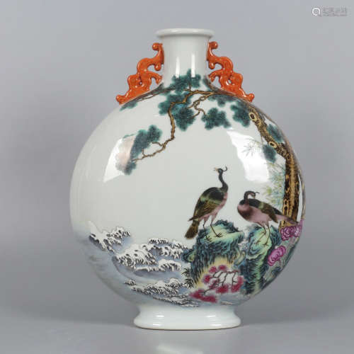 A Famille Rose Flower&Bird Pattern Porcelain Vase
