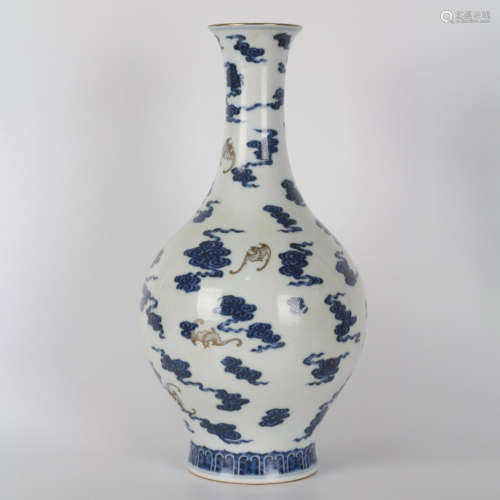 A Blue and White Could&Bats Pattern Gilt-inlaid Porcelain Vase