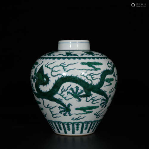 A Doucai Green Dragon Pattern Porcelain Jar