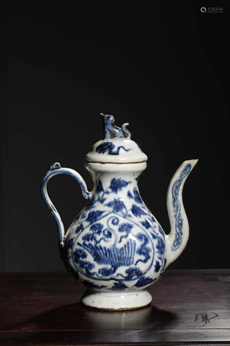 A BLUE AND WHITE WINEPOT AND COVER.MING PERIOD