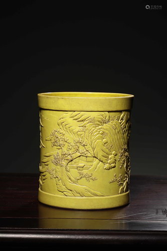 A YELLOW-GLAZED BRUSHPOT.BITONG.QING PERIOD