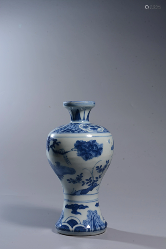 A BLUE AND WHITE MEIPING.QING PERIOD