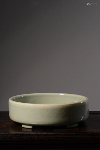 A CELADON-GLAZED WASHER