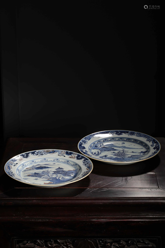 A PAIR OF BLUE AND WHITE DISHES