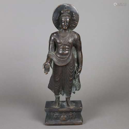 Stehender Bodhisattva Maitreya (der zukünftige Buddha) im Gandhara-Stil - Bronz