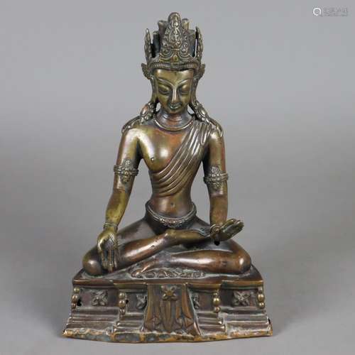 Bodhisattva-Figur – Kupferbronze, im halben Lotossitz (Ardha Padmasana) auf ver