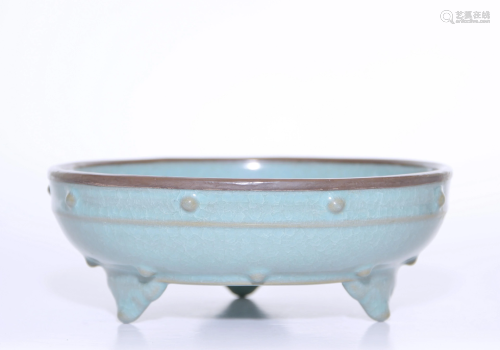 A Rare Chinese Ruyao-Type Narcissus Bowl