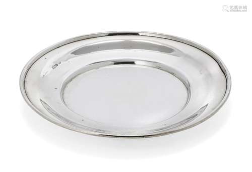 A silver plate, Sheffield, c.1934, Viner's Ltd., of plain, circular form, dia., 23cm, approx. weight