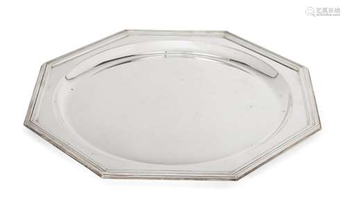 An Israeli silver octagonal serving plate, by Hazorfim, stamped 925, with reeded rim to plain