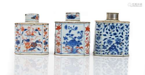 A Chinese Imari tea caddy and cover, circa 1720-50, of canted rectangular form,