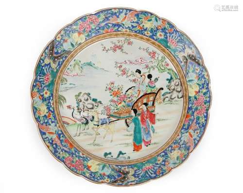 A Japanese porcelain dish, early 20th century,