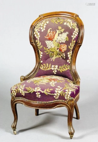 A MAHOGANY CHAIR