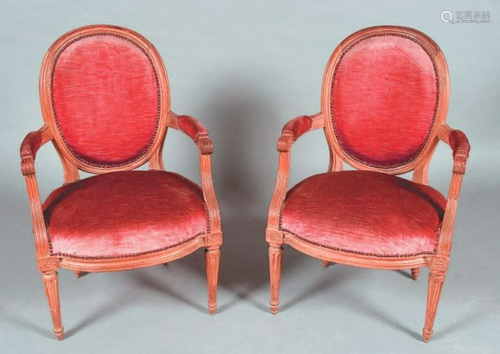 A PAIR OF CHAIRS