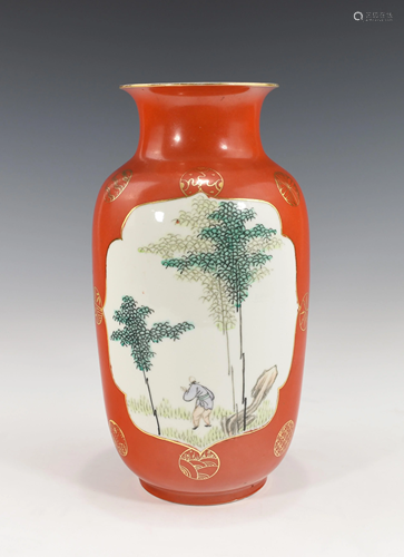 A CHINESE IRON-RED VASE DECORATED VASE