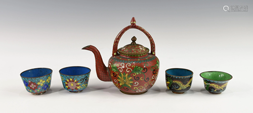 A CHINESE CLOISONNÉ TEAPOT AND 4 SMALL CUPS