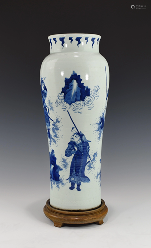 A LARG CHINESE BLUES AND WHITE VASE