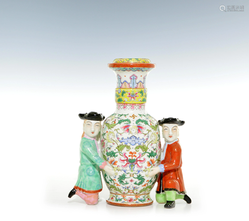 A RARE CHINESE FAMILLE ROSE VASE