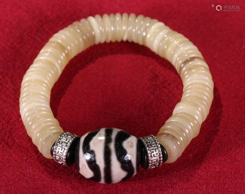 TIBETAN TIGER TEETH PATTERN DZI BRACELET