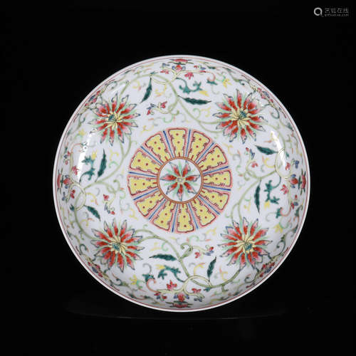 A Famille Rose Floral Porcelain Plate