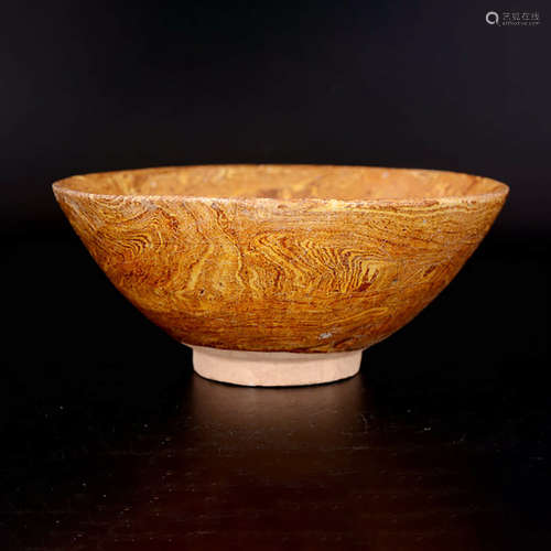 A Yellow Glaze Twisted Tire Porcelain Bowl