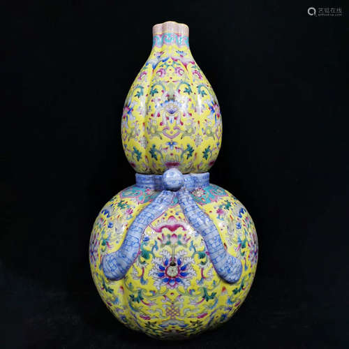 A Famille Rose Floral Porcelain Ribbon Gourd-shaped Vase