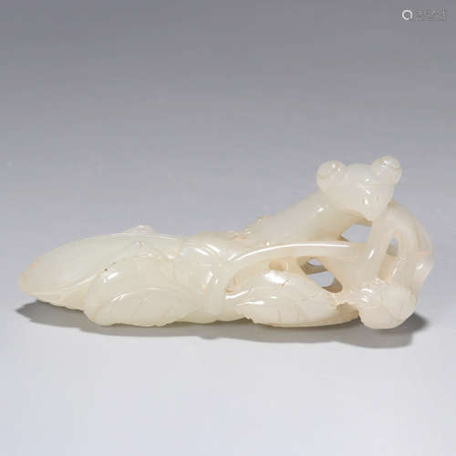 A Hetian Jade Mantis Ornament