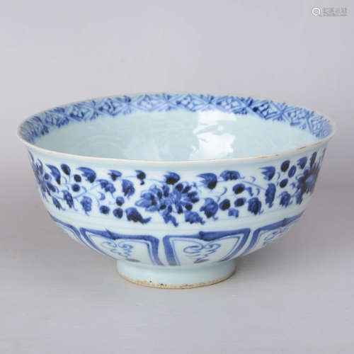 A Blue and White Floral&Phoenix Pattern Porcelain Bowl