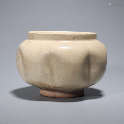 A White Glaze Porcelain Melon-shaped Jar