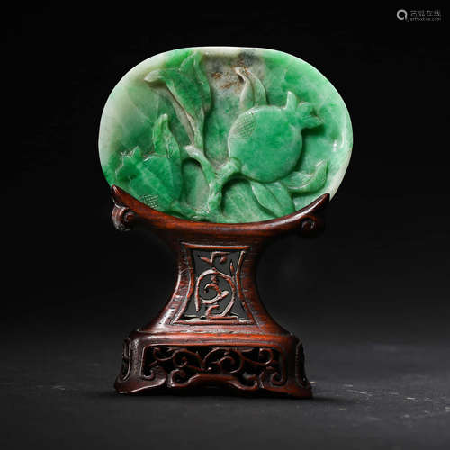 A Jadeite Carved Pomegranate Pattern Pendant